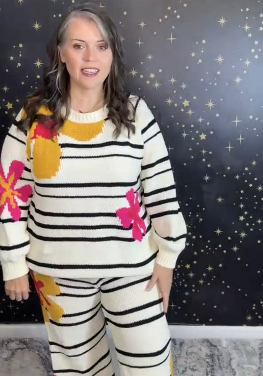 Knit Pants with Black Stripes and Floral design. These pants are cute and comfy. The Perfect pair to wear in the colder seasons. They feature a drawstring waist and a relaxed fit. Pair back perfectly with matching top.
BRAND: POL