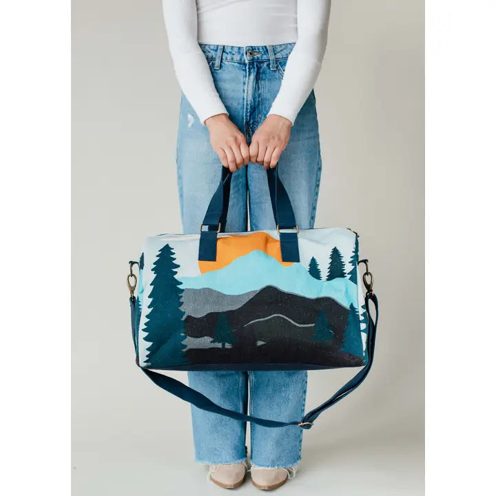 ROAD TRIP MOUNTAIN SCENE DUFFLE