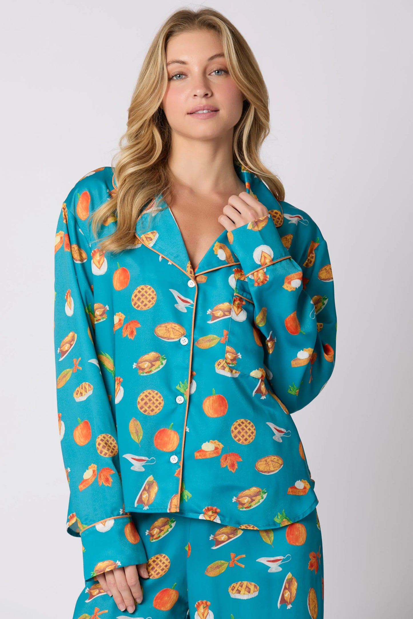 Thanksgiving Pajama Set by peach Love. Roomy and Adorable. Sleep in them or enjoy your feast in them.
